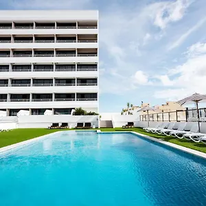 https://rydges-plaza-cairns.queenslandhotels.net