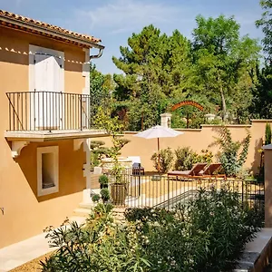 https://le-mas-de-roussillon.fr-provencehotel.com